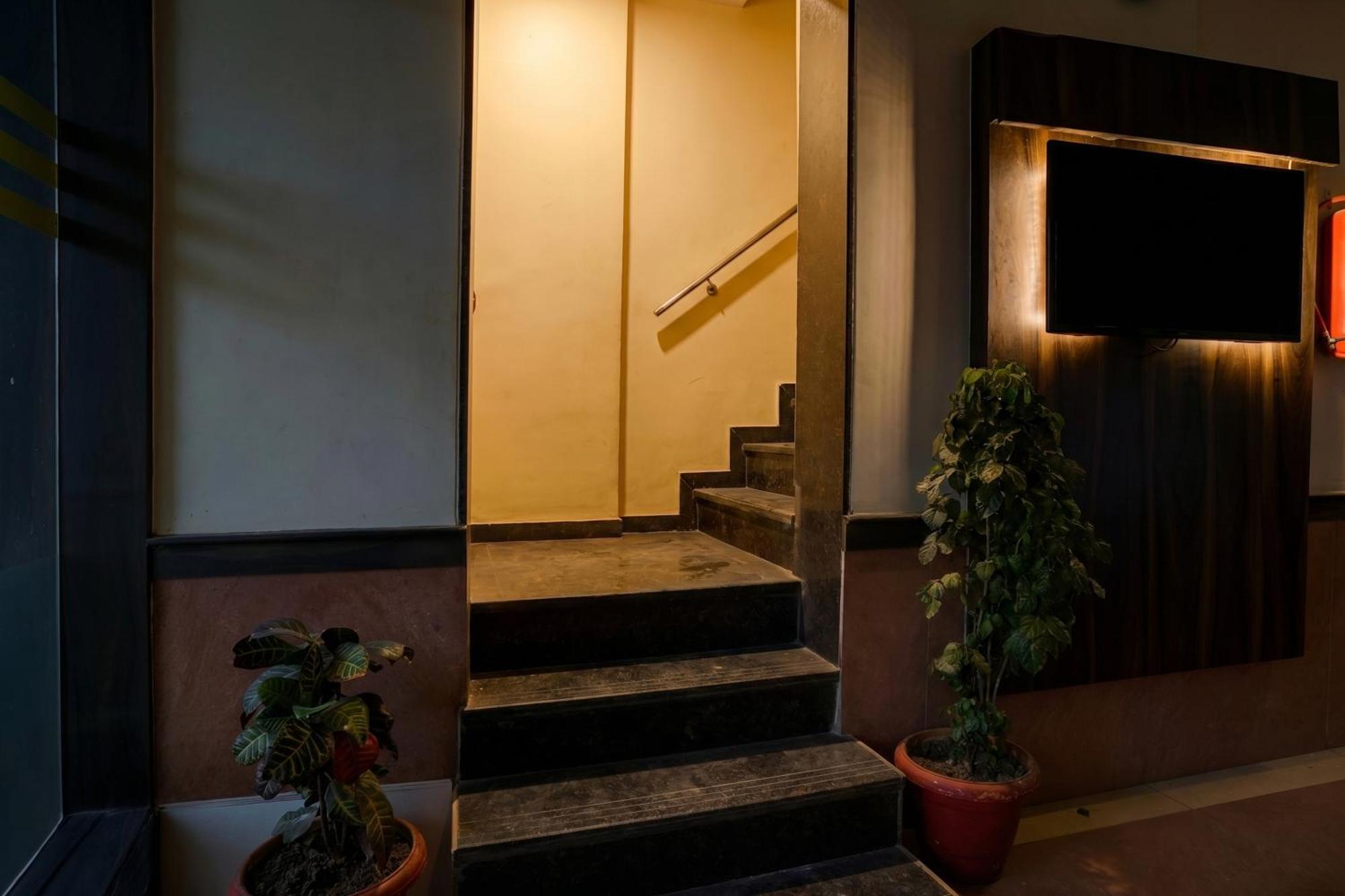 Super Townhouse Andheri Sakinaka Metro Formerly Hotel Amour, Mumbai